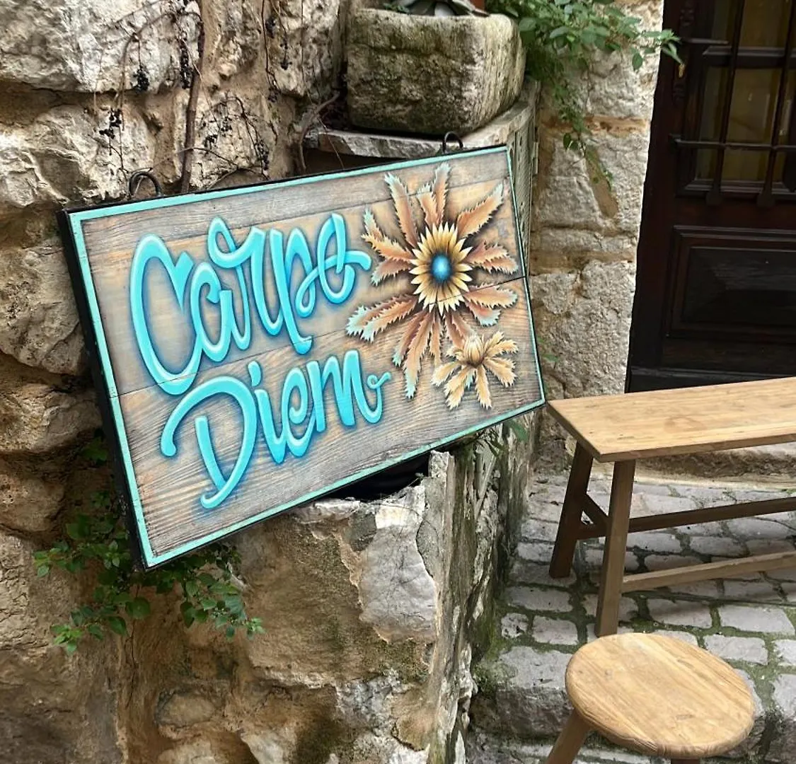 Carpe Diem Tourrettes-sur-Loup 0*,  France